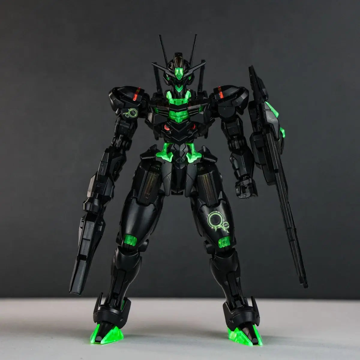 Green Robot Fluorescent Assembly Model Kit Action Figure Toy