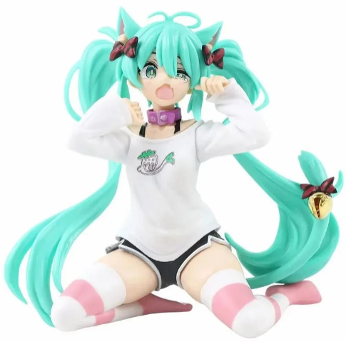 Hatsune Miku Neko-Ears Figure – Cozy T-Shirt Ver. (4.7-Inch)